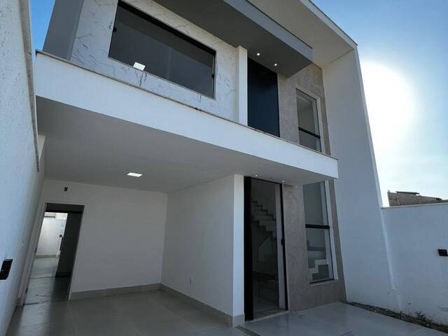 #284 - Casa para Venda em Campos dos Goytacazes - RJ