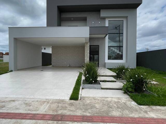 #483 - Casa para Venda em Campos dos Goytacazes - RJ