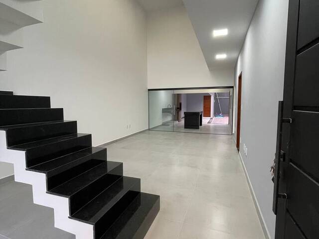 #517 - Casa para Venda em Campos dos Goytacazes - RJ - 2