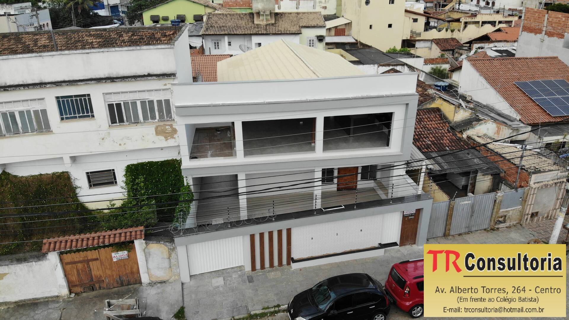 Maravilhosa casa no bairro Caju.