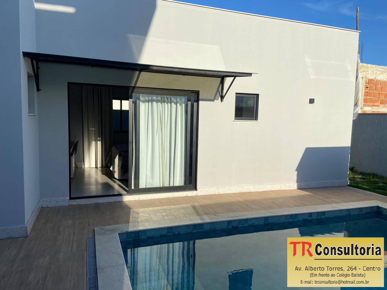 VENDO CASA NO CONDOMÍNIO ROYAL BOULEVARD